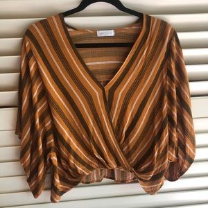 Vestique wrap crop top